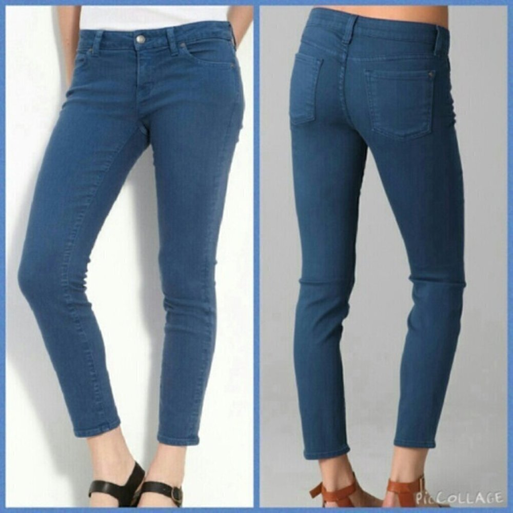 Vince Cropped Skinny Ankle Jeans in Glacier wash 26